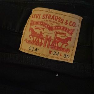 Men’s black Levi’s jeans